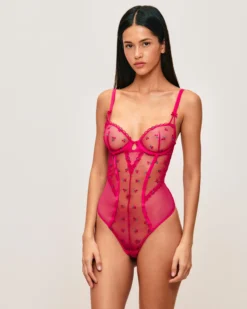 Sale Body corbeie en tue broderie cerie Bodys