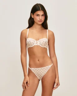Hot Tanga en eh iprié poi Tangas