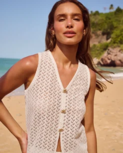 Discount Top débardeur crochet décoeté V avec bouton doré en fore de oei Tops|Tops De Plage